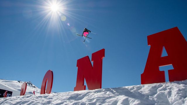 Elena Gaskell stepping it up in ladies competition with her switch 1260 mute grab © Jason Kerr / Winter Games NZ