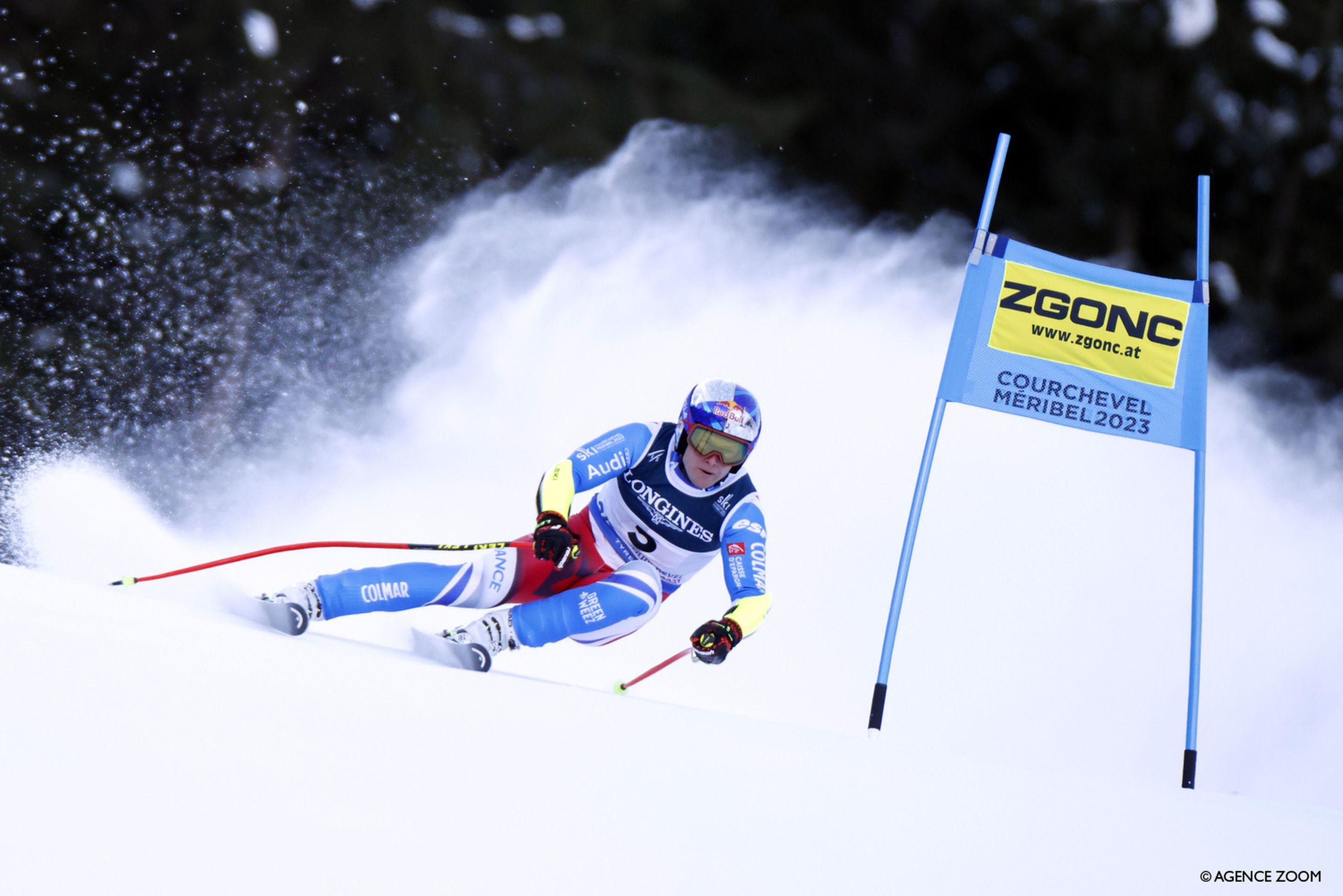 Pinturault attacking the super-G course in the first leg of Tuesday's race (Agence Zoom)
