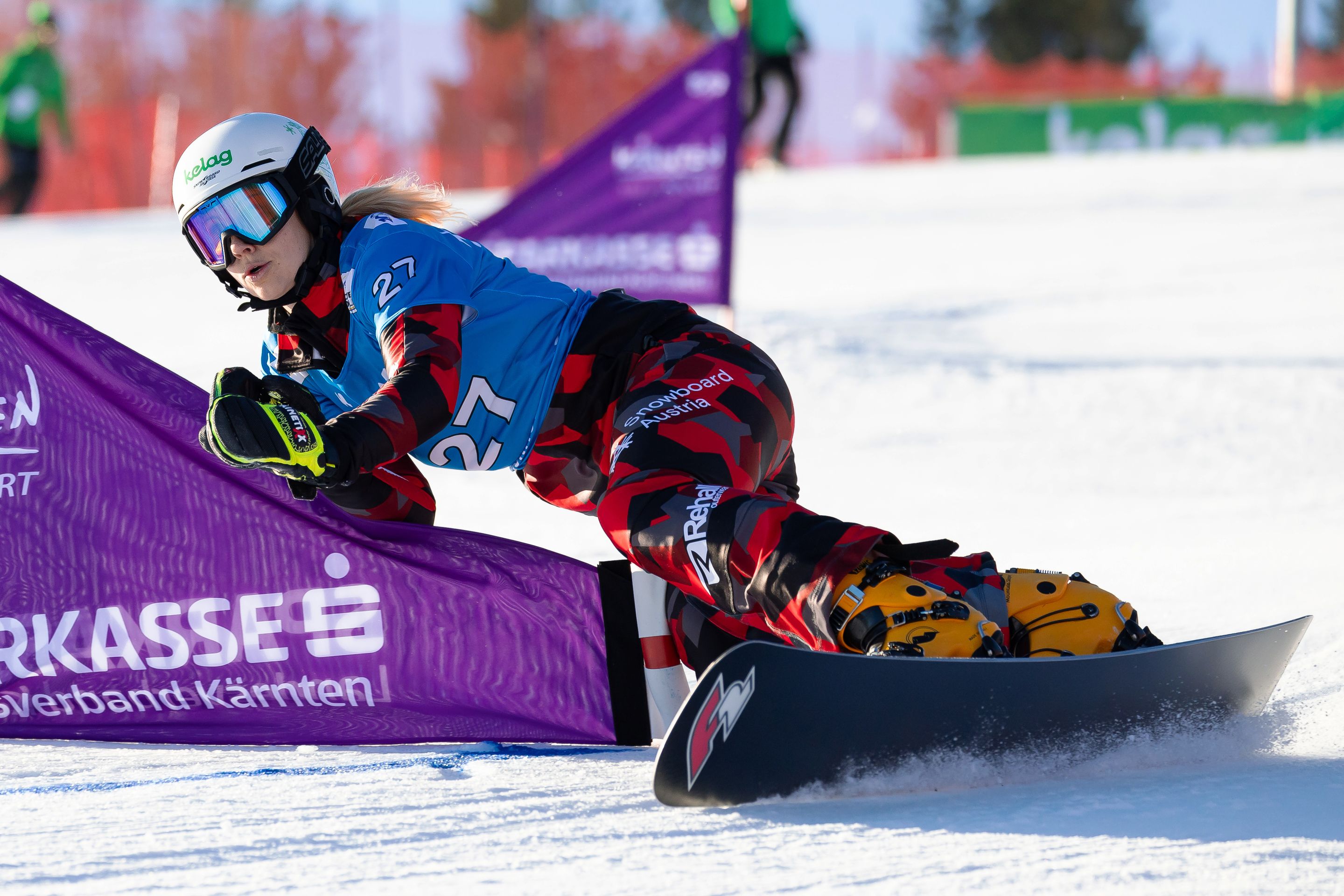 Sabine Schoeffmann (AUT) glides through the course in qualifying. © Miha Matavz/FIS