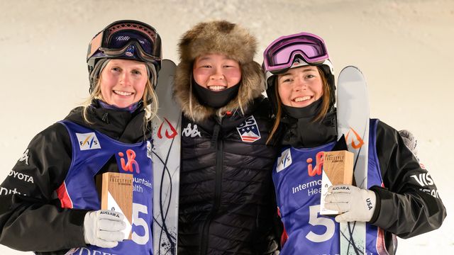 Hannah Soar, Kai Owens, and Jaelin Kauf after the dual moguls event at Deer Valley © U.S. Ski & Snowboard / Steven Kornreich
