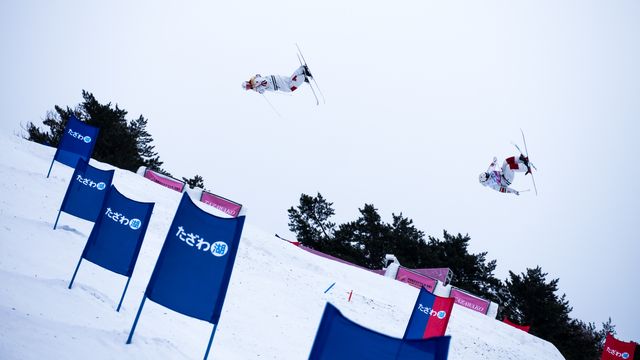 Dual moguls action in Tazawako