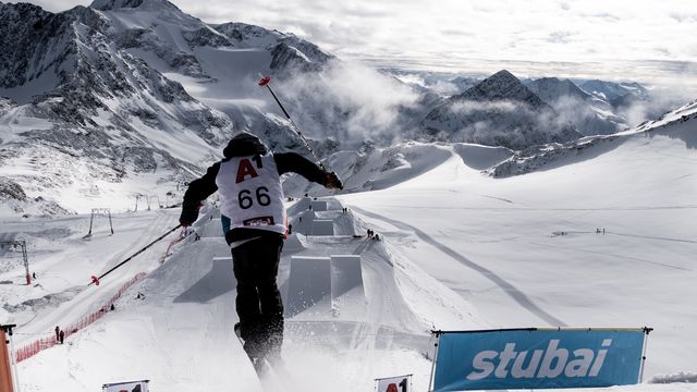Qualifiers at the FIS Freeski slopestyle World Cup event in Stubai (AUT). Photo: Mateusz Kielpinski (FIS)