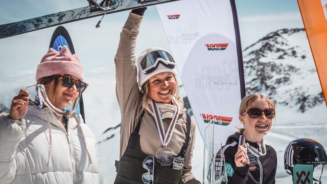 Women's European Cup slopestyle & big air podium Jade Michaud (FRA), Lou Barin (FRA) and Muriel Mohr (GER)