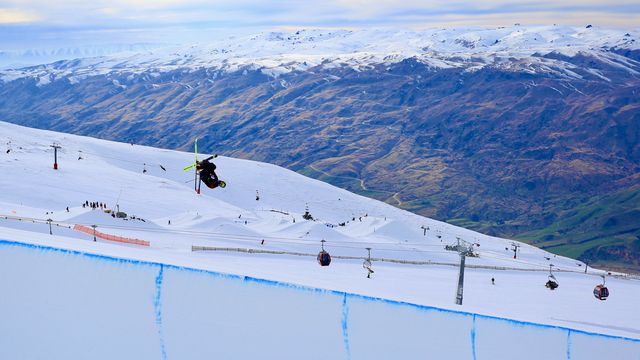 Halfpipe action in Cardrona (NZL) © Buchholz/FIS Freeski