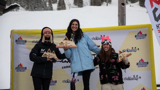 Cécile Hernandez (FRA), Brenna Huckaby Clegg (USA) and Kate Delson (USA)
