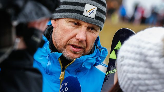 MARIBOR, SLOVENIA - JANUARY 31: Atle Skaardal FIS director decides to cancel the race , because of the bad conditions, during the Audi FIS Alpine Ski World Cup Women's Slalom on January 31, 2016 in Maribor, Slovenia. (Photo by Stanko Gruden/Agence Zoom)