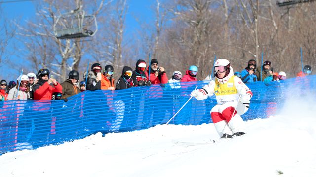 Mikael Kingsbury competing in front of his home crowd in Mont-Tremblant (CAN) © Valerie Goyette / Freestyle Canada