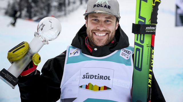 © GEPA: not a rare motive from last season - Drury holding a trophy in his hands