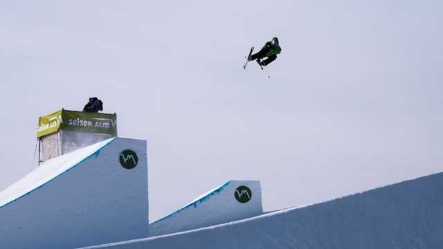 Russ Henshaw (AUS) competing at the slopestyle World Cup finals in Seiser Alm (ITA). Photo: Mateusz Kielpinski (FIS)