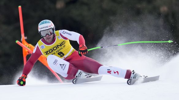 Kriechmayr races past the field in downhill at Bormio